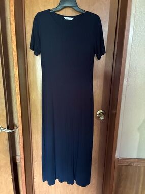 Navy Short-Sleeve Maxi Dress - Classic Everyday Style Medium